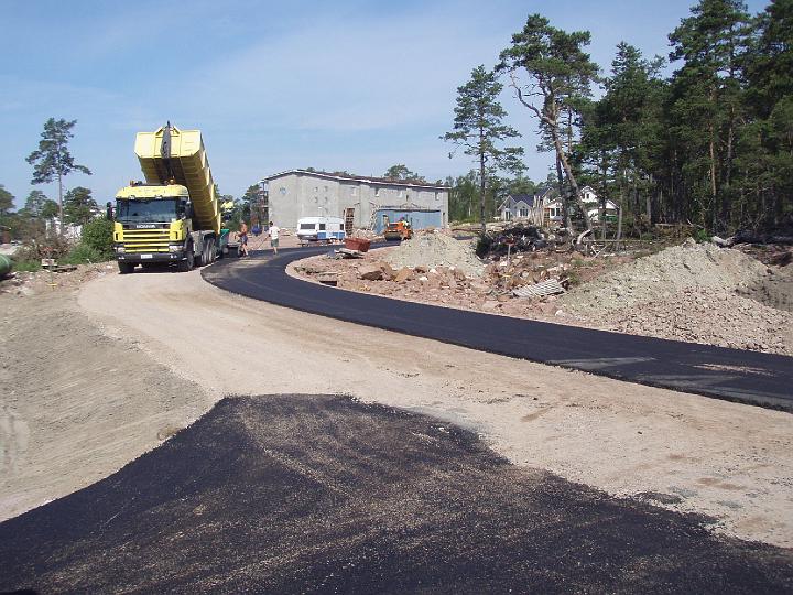 solbergsvagen asfalt norr.JPG - solbergsvägen mot norra området